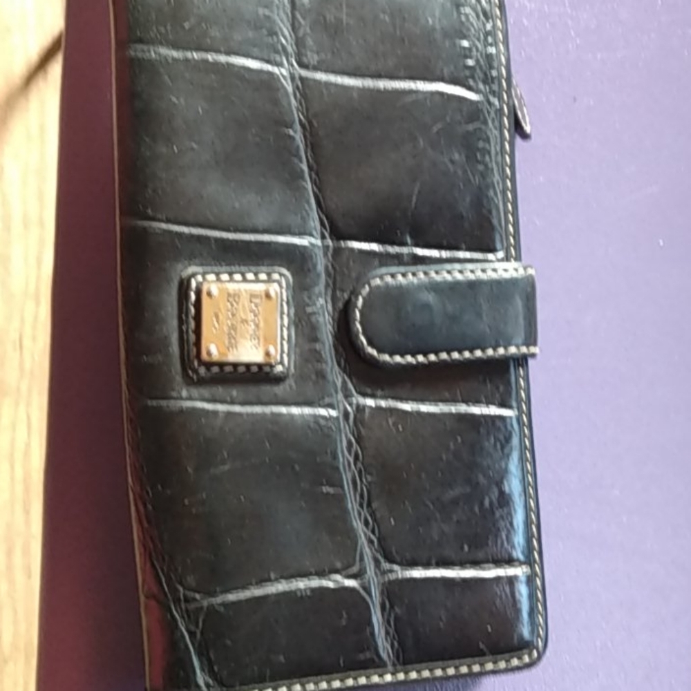 Dooney and Bourke wallet